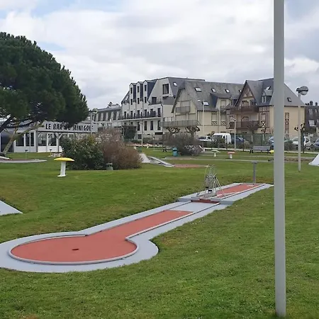 Front De Appartement